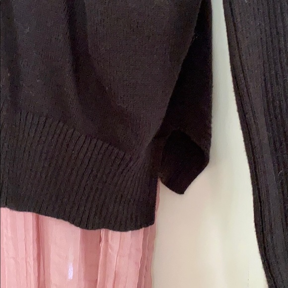 Urban Outfitters Mock Neck Cropped Sweater - Picture 2 of 4